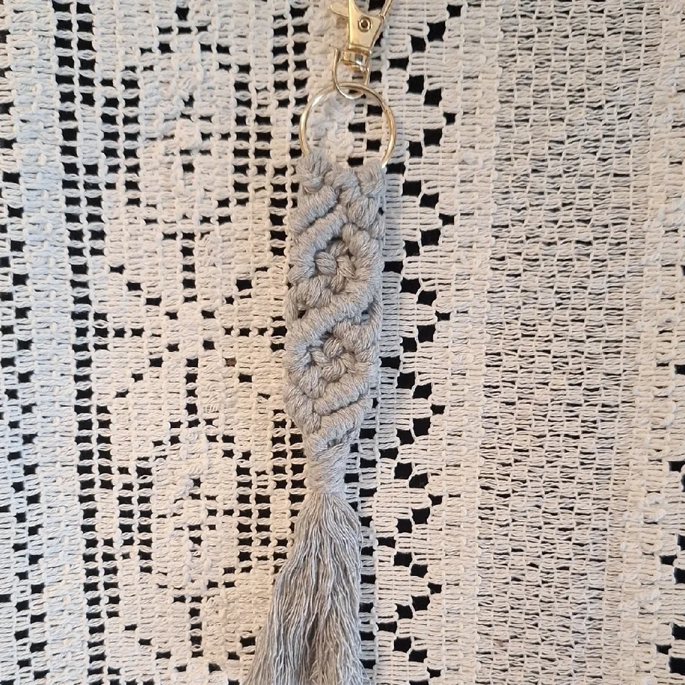 Handcrafted Macramé Keychain Set - Neutral Tones - Picture 5 of 12